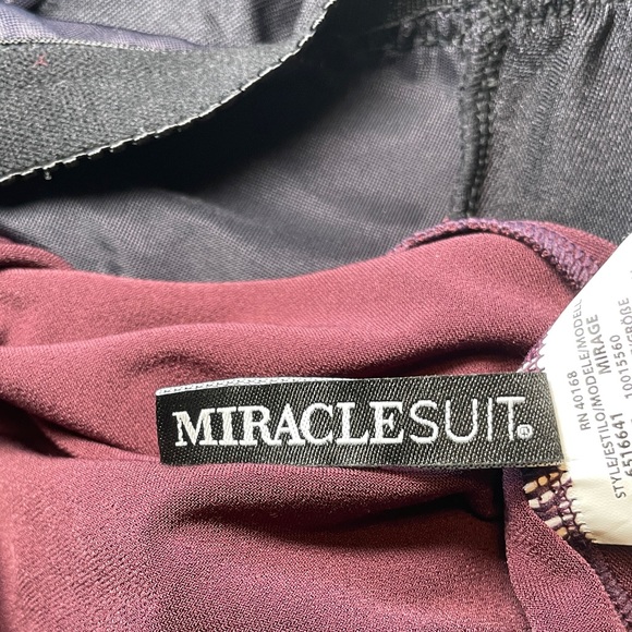 Miracle Suit Illusionist Mirage Tankini Top. Size 10. - Picture 10 of 10